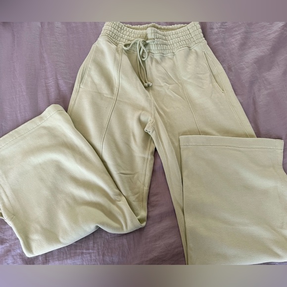 Flared Abercrombie bottoms pants light green size small comfortable pants - Picture 1 of 4